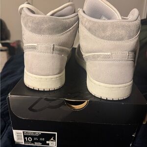 Jordan Men's Light Gray Sneakers